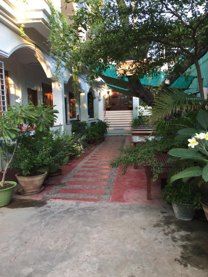 Ma Ma Guest House Mandalay Buitenkant foto