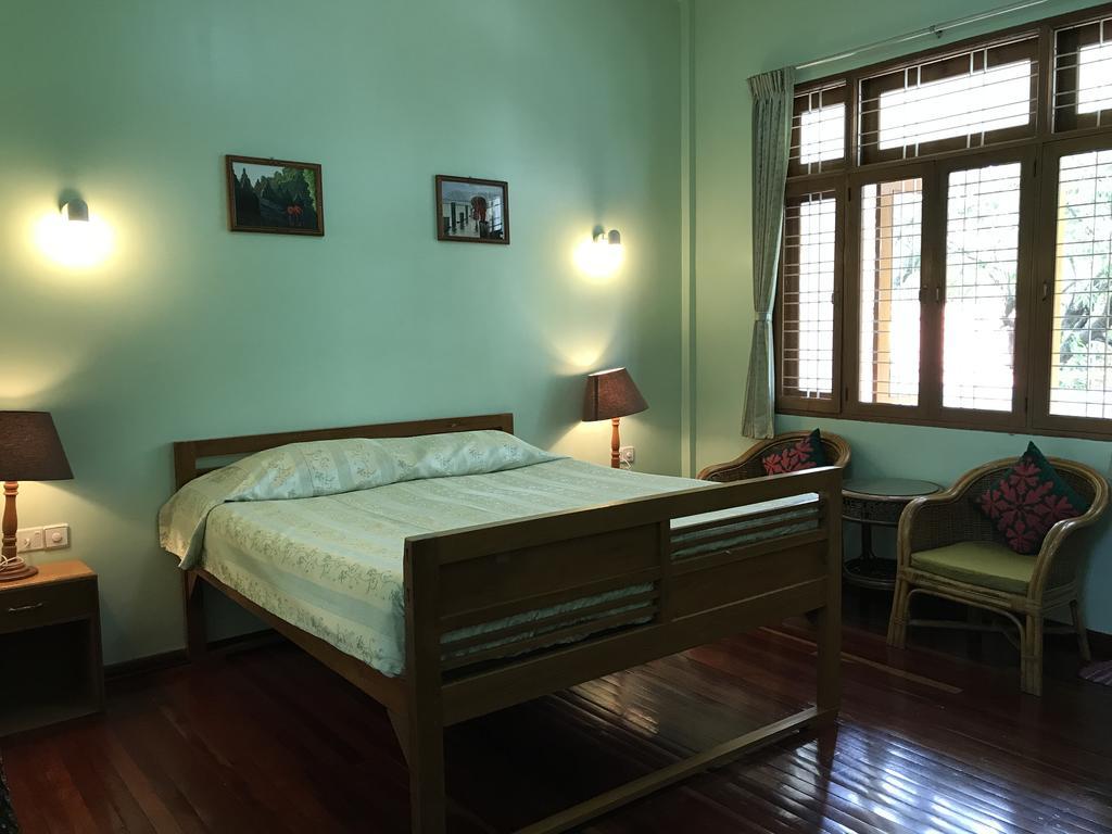 Ma Ma Guest House Mandalay Buitenkant foto